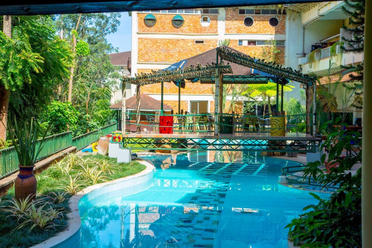 Golf Course Hotel Kampala Buitenkant foto