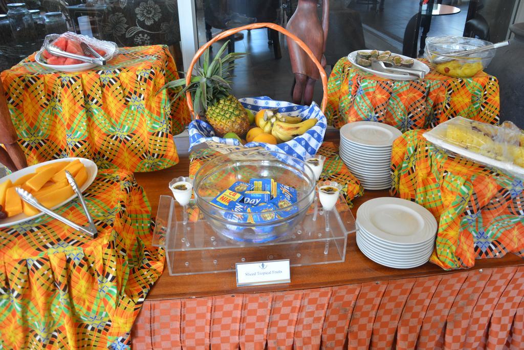 Golf Course Hotel Kampala Buitenkant foto